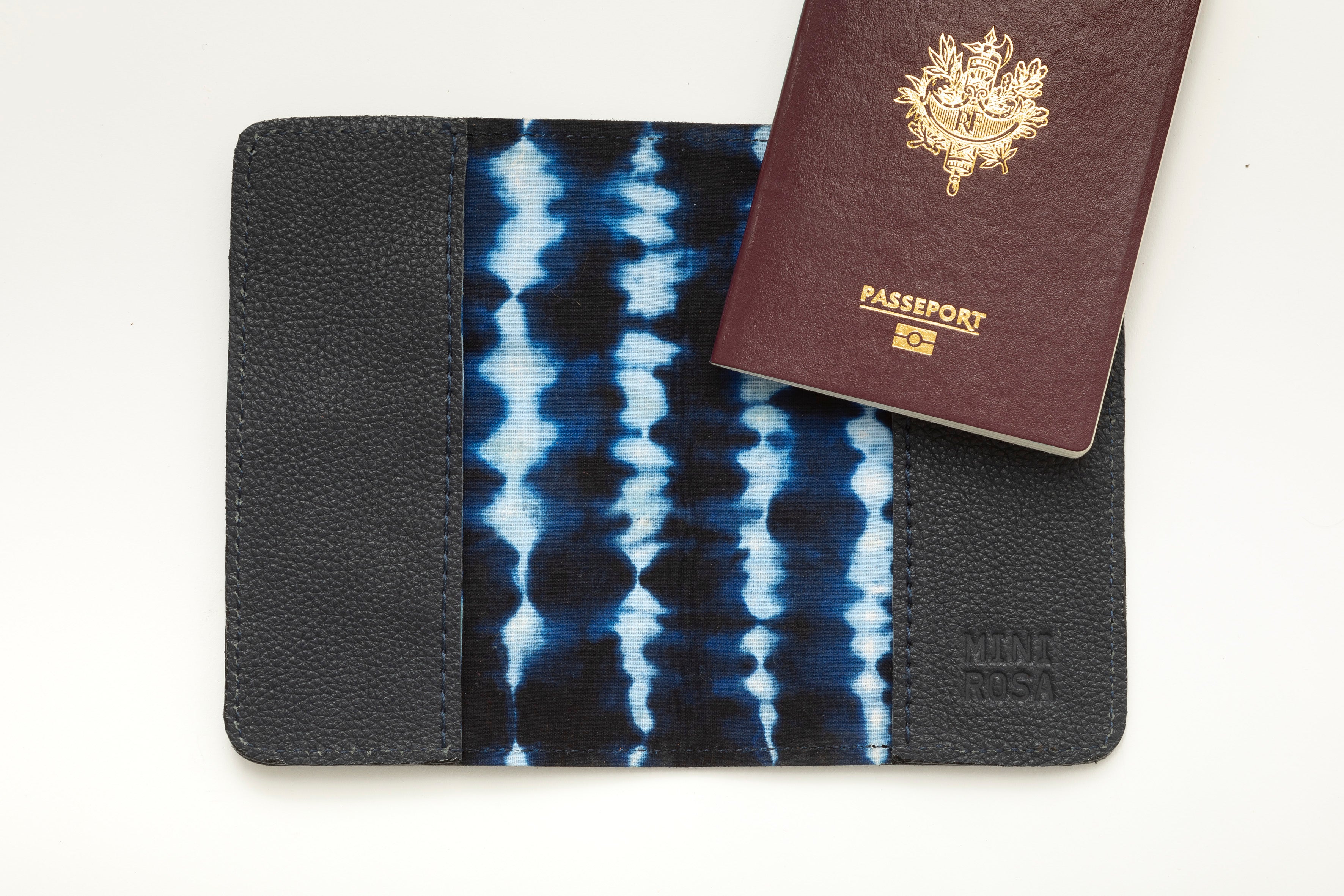 Etui Porte-Passeport Evil Eye