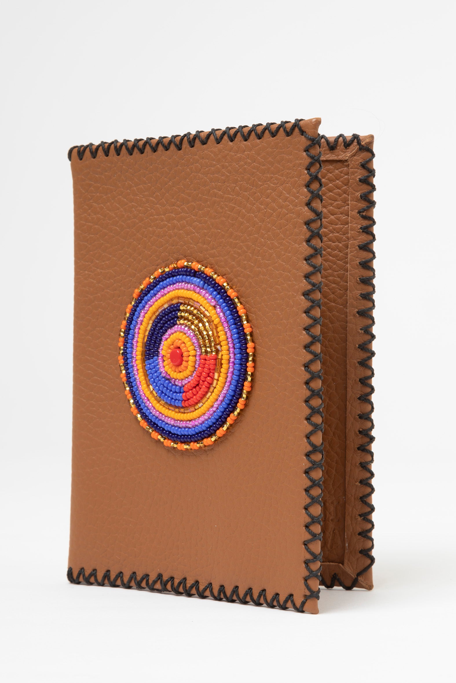 Etui Porte-Passeport en Cuir Grainé & Pastille Masai