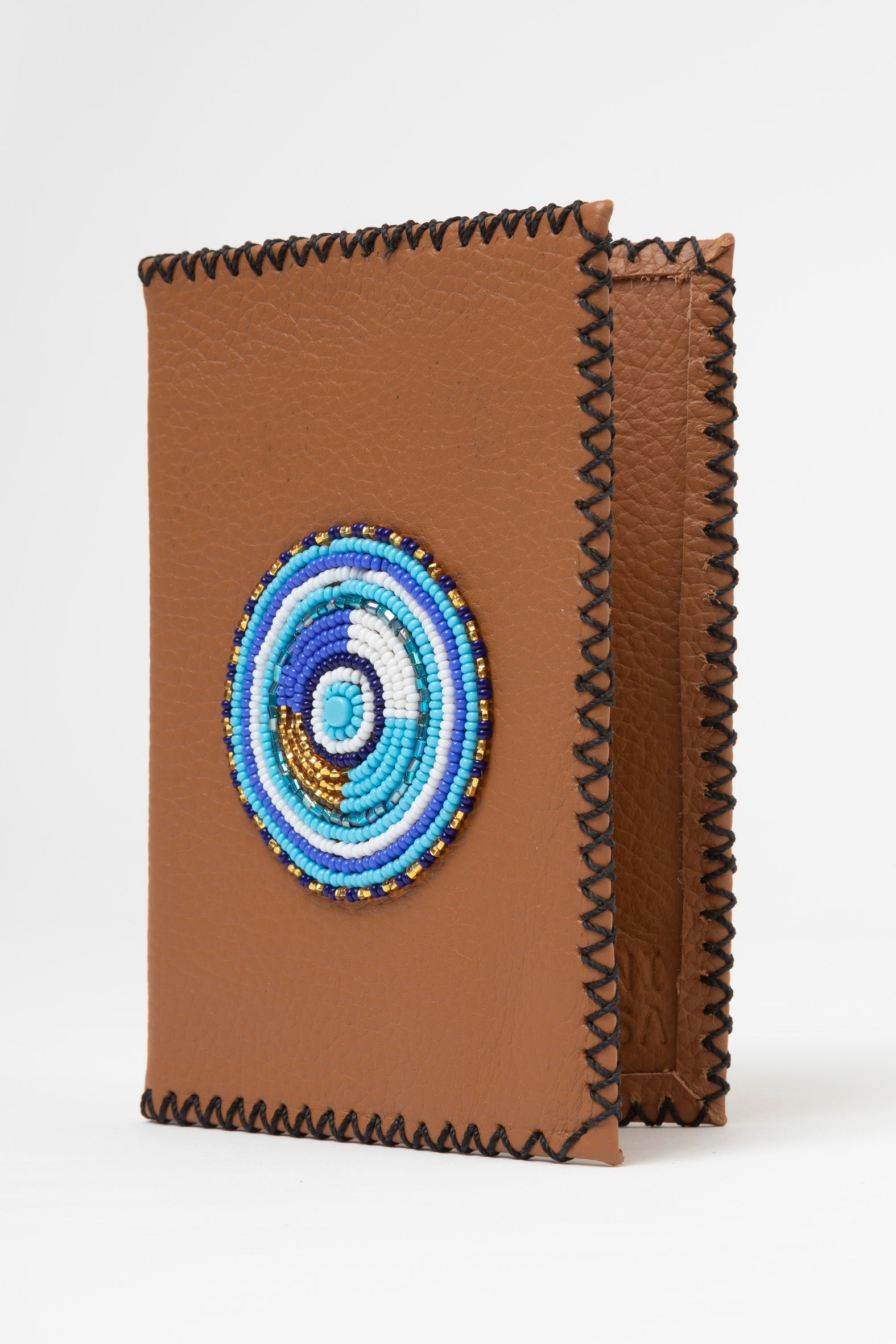 Etui Porte-Passeport en Cuir Grainé & Pastille Masai