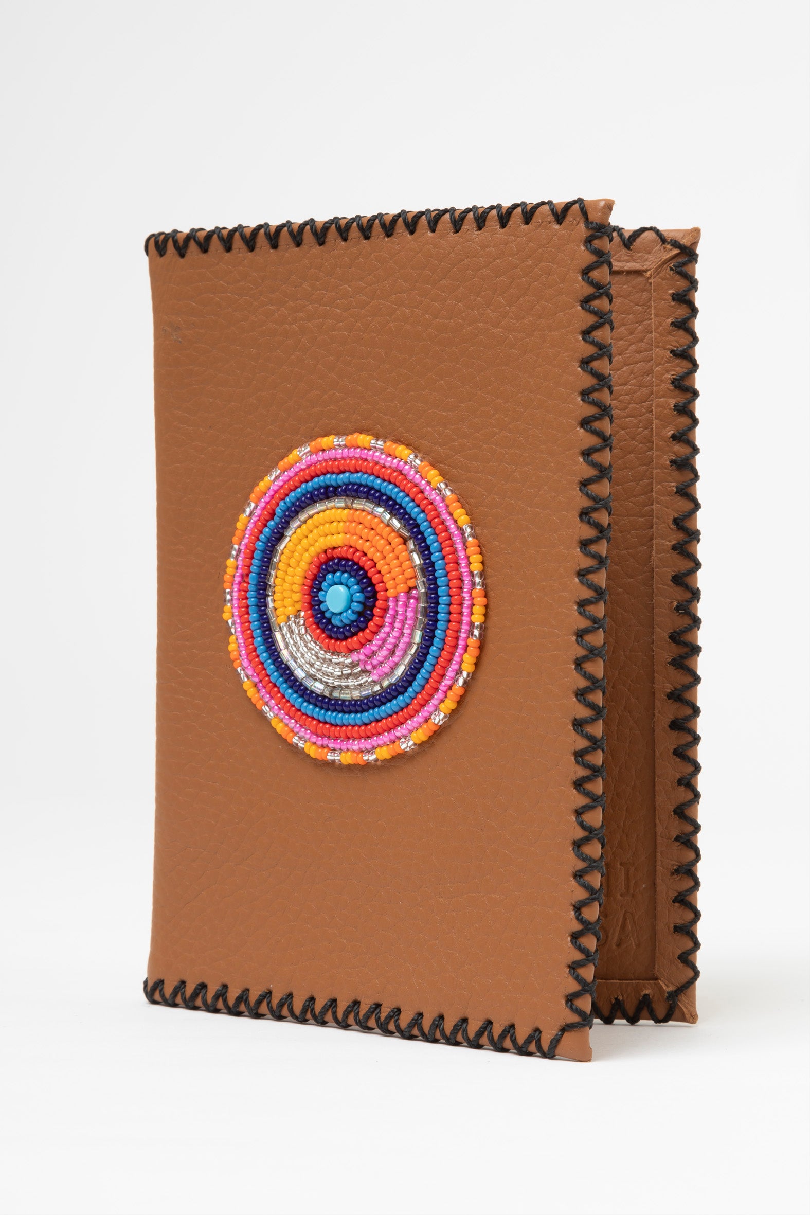 Etui Porte-Passeport en Cuir Grainé & Pastille Masai