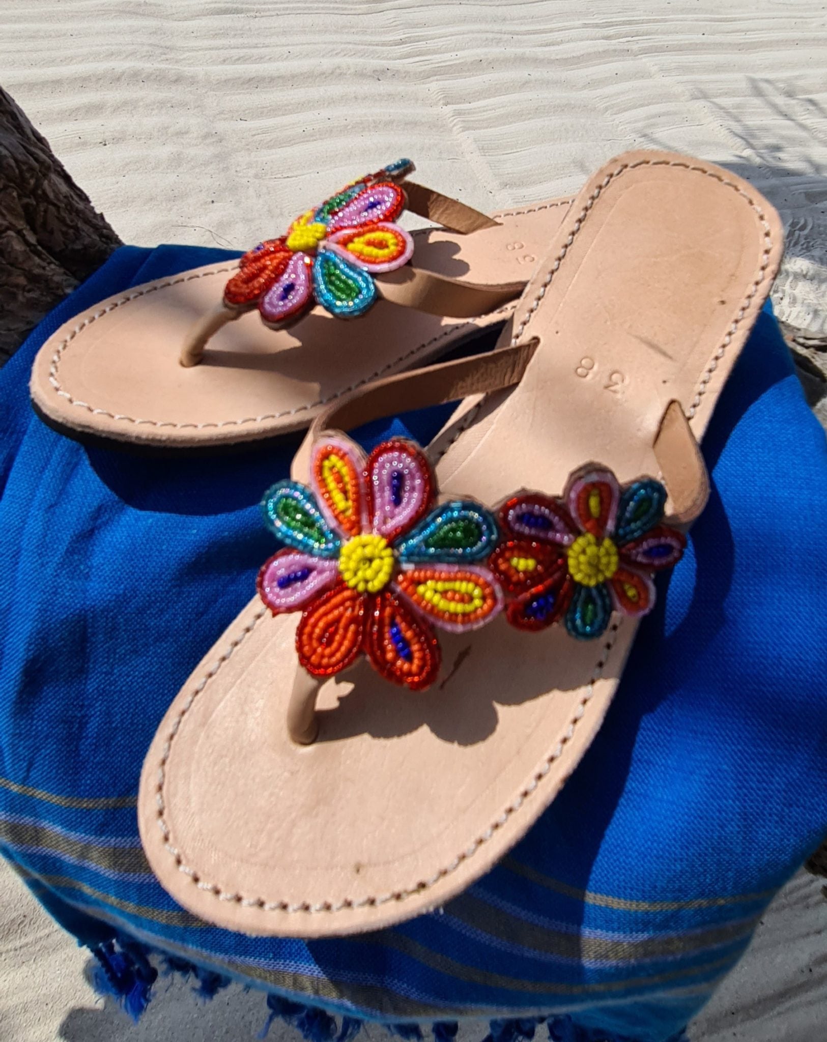 Sandales cuir et perles colorées plats fait main