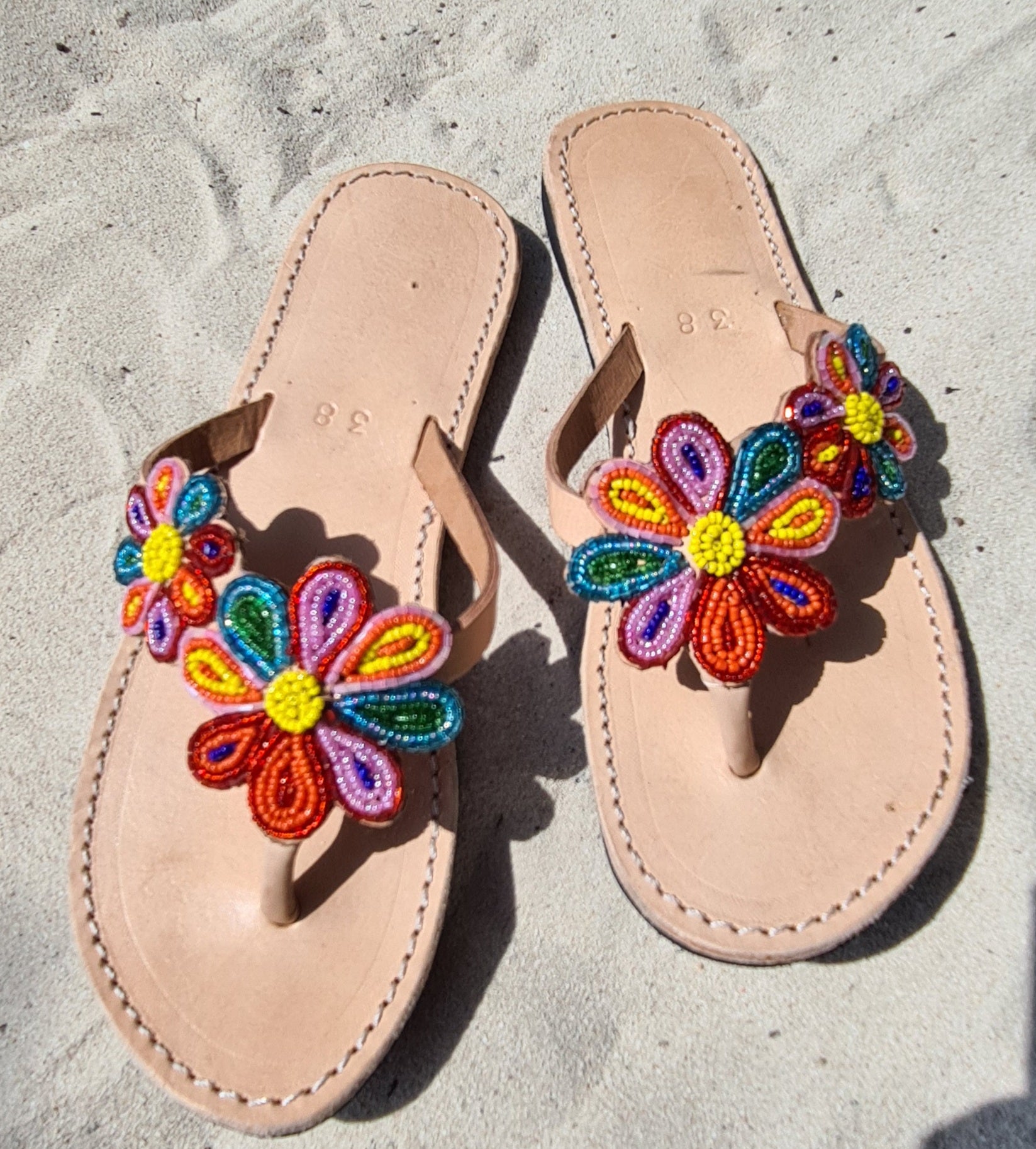 Sandales cuir et perles colorées plats fait main