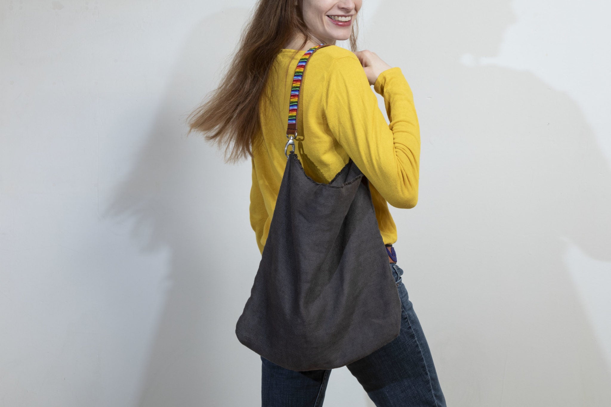 Elégante bandoulière de sac en cuir et perles colorées