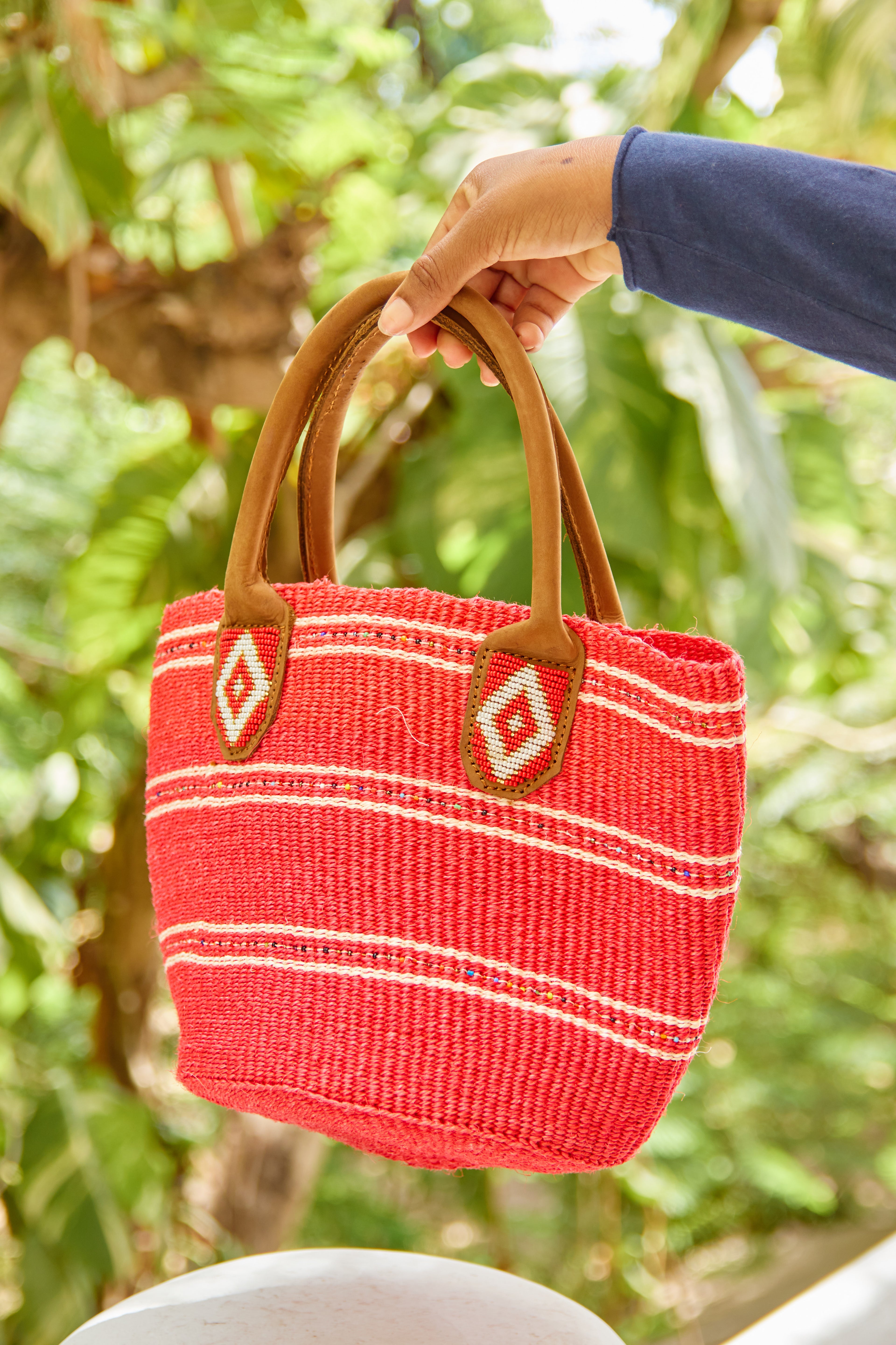 Panier en sisal perlé - Rouge - Porté Main