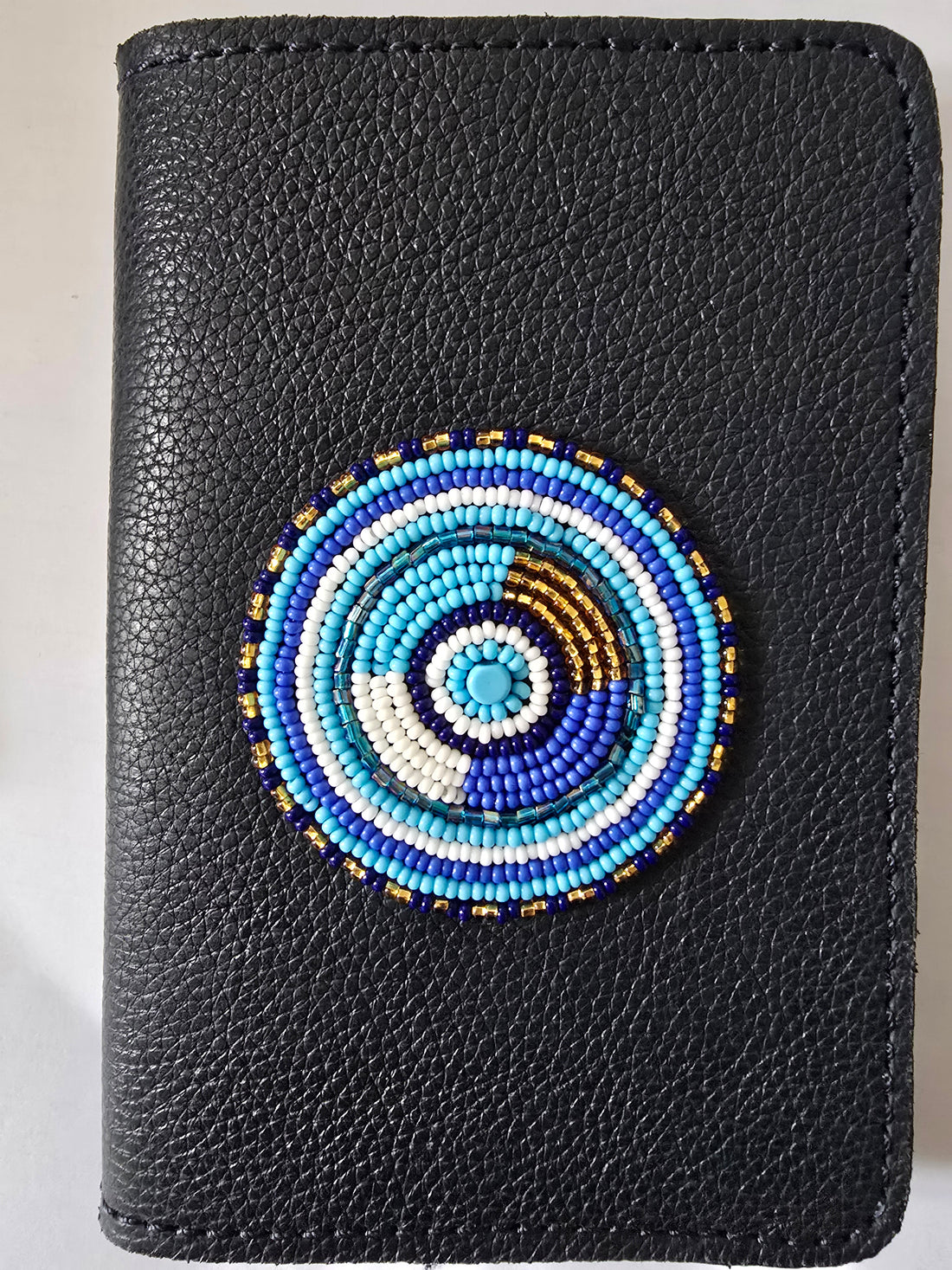Etui Porte-Passeport en Cuir Grainé Blue Foncé &amp; Pastille Masai