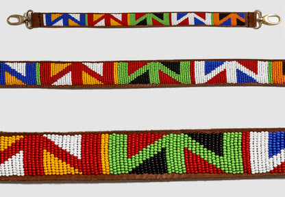 Ceinture MiniRosa en cuir brun avec perles et motifs M Masai, fait main au Kenya