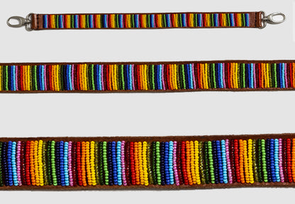 Ceinture MiniRosa en cuir brun avec perles multicolores en motifs verticaux arc-en-ciel Masai, fait main au Kenya