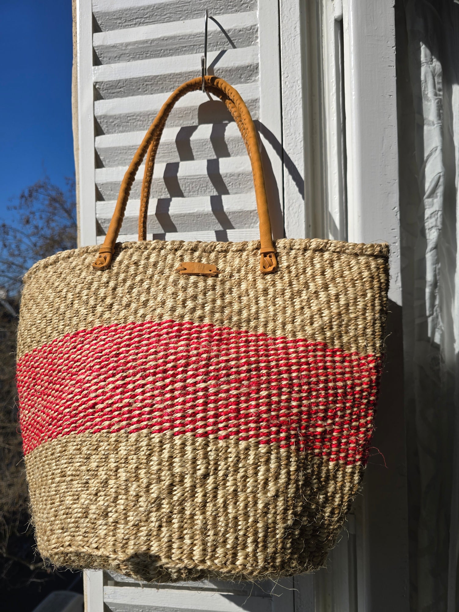 Grand panier en sisal - Beige &amp; Rouge