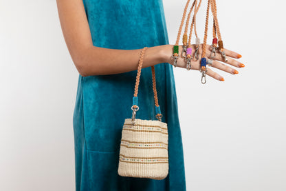 Petit panier en sisal perlé beige