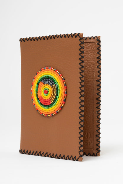 Etui Porte-Passeport en Cuir Grainé &amp; Pastille Masai